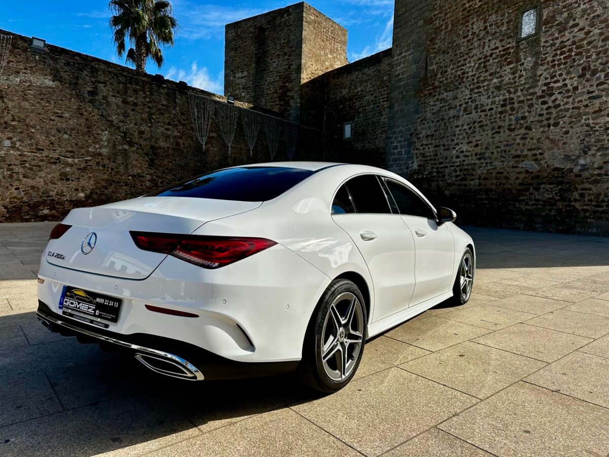 MERCEDES-BENZ CLA 200 AMG Line 150CV Auto 