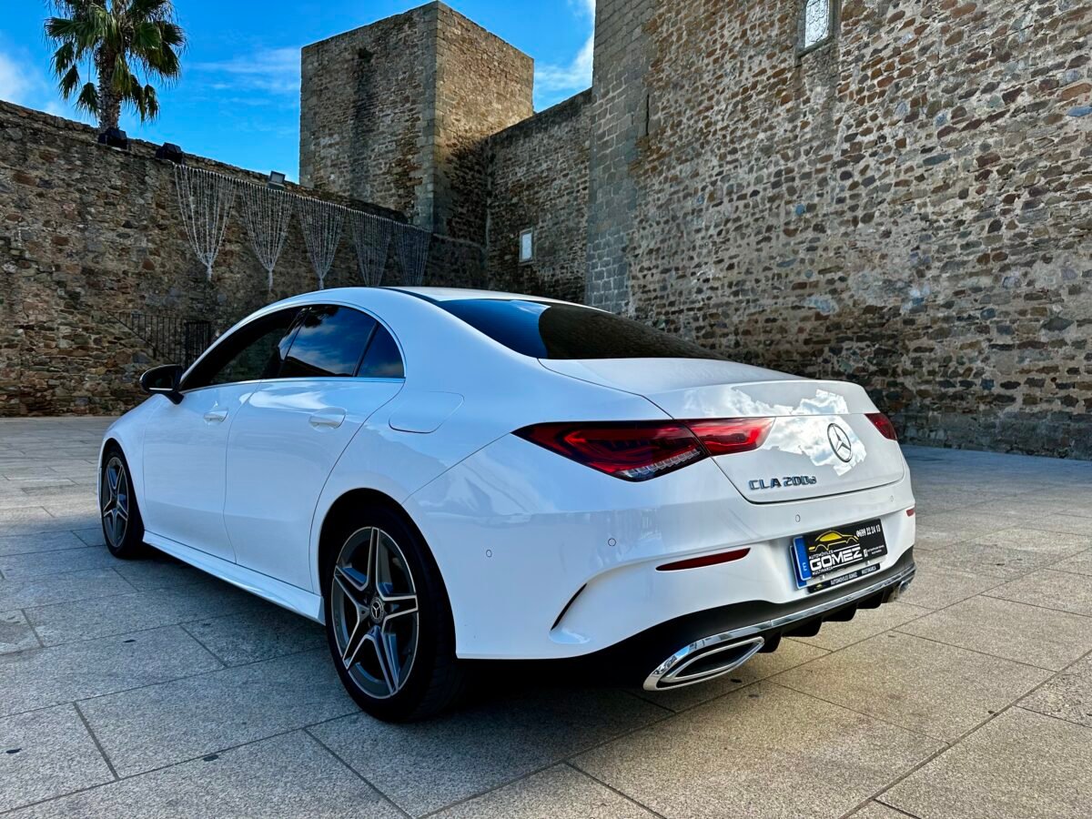 MERCEDES-BENZ CLA 200 AMG Line 150CV Auto 