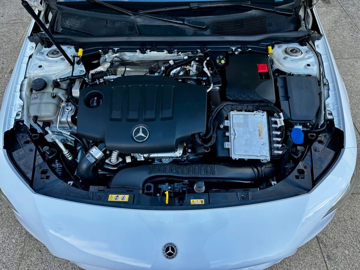 MERCEDES-BENZ CLA 200 AMG Line 150CV Auto 