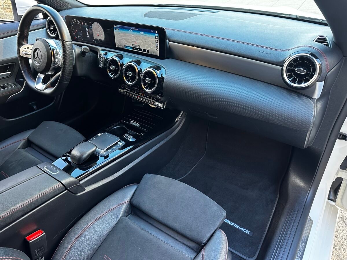 MERCEDES-BENZ CLA 200 AMG Line 150CV Auto 