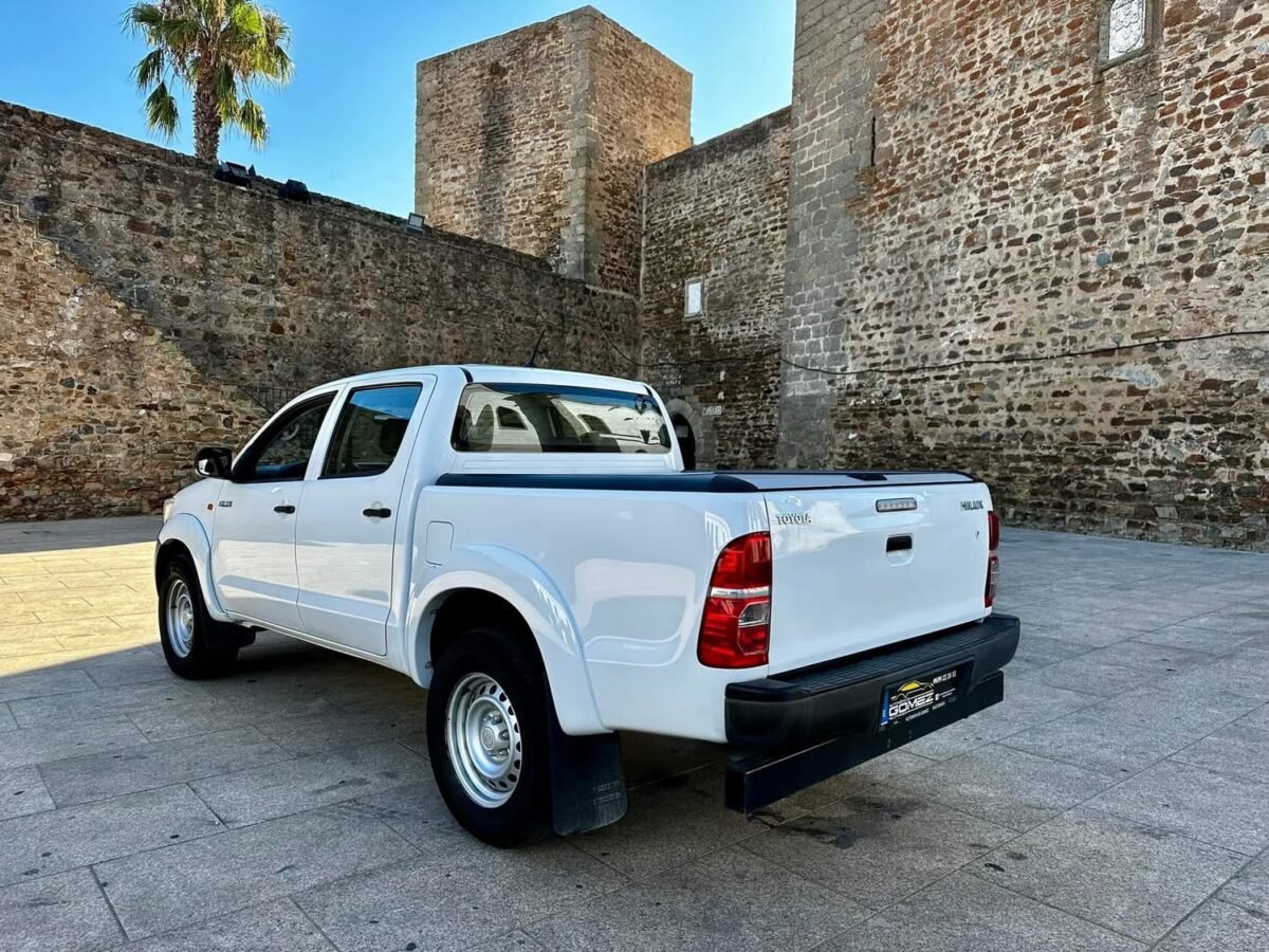 TOYOTA Hilux VU 4p 6G pickup 2.5 D-4D Doble Cabina GX 4x4