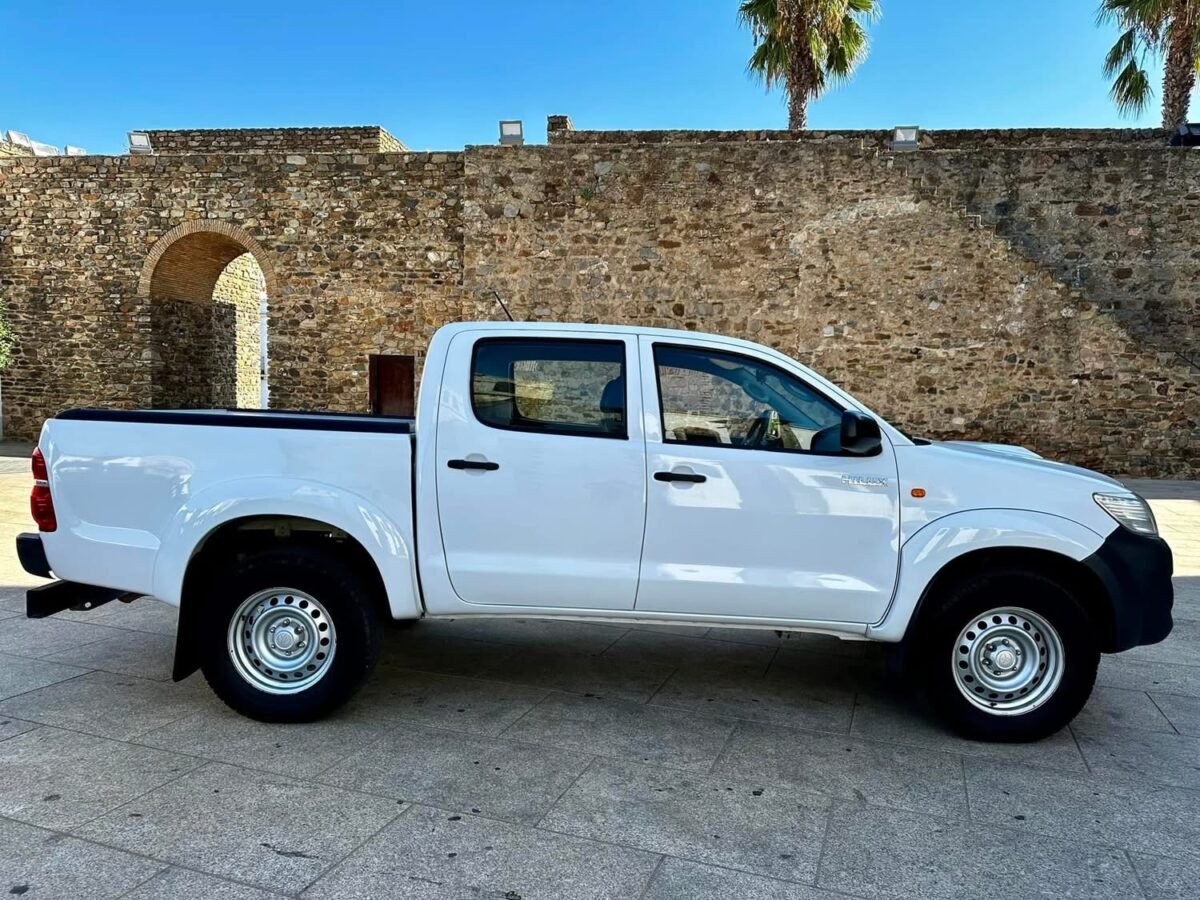 TOYOTA Hilux VU 4p 6G pickup 2.5 D-4D Doble Cabina GX 4x4