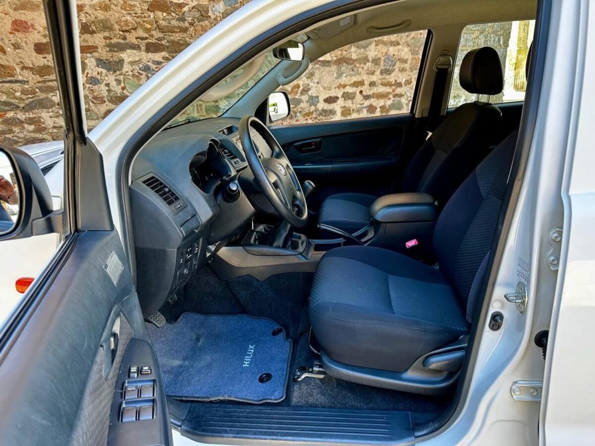 TOYOTA Hilux VU 4p 6G pickup 2.5 D-4D Doble Cabina GX 4x4