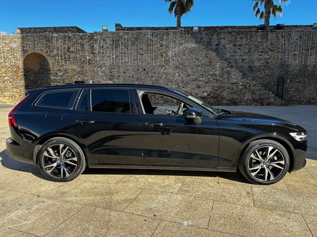 VOLVO V60 familiar 2.0 B4 (D) Plus Dark Auto 197 CV 