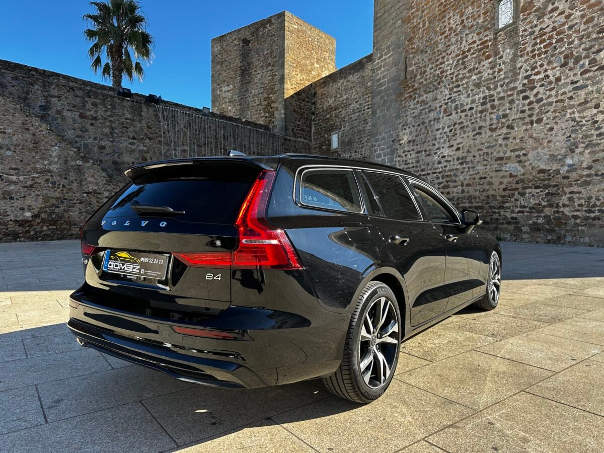 VOLVO V60 familiar 2.0 B4 (D) Plus Dark Auto 197 CV 