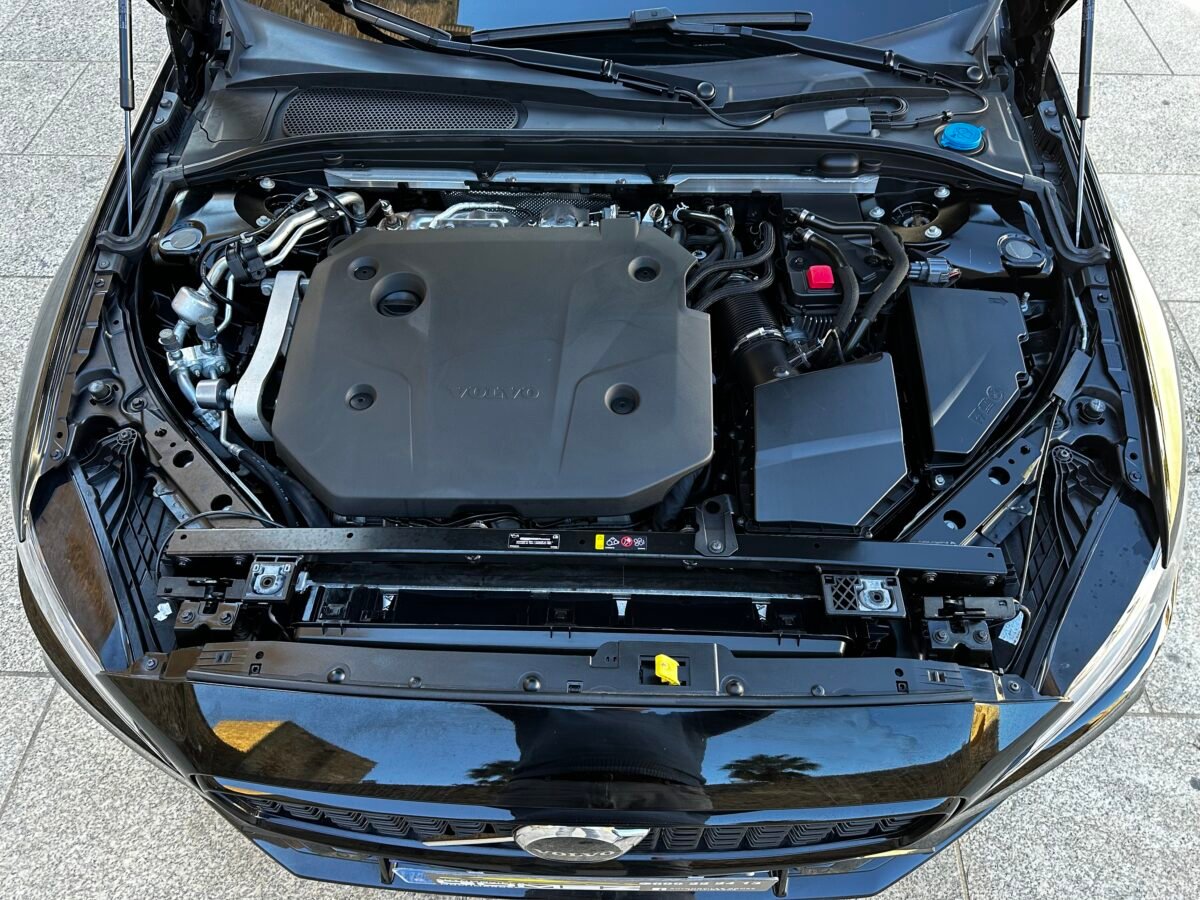 VOLVO V60 familiar 2.0 B4 (D) Plus Dark Auto 197 CV 