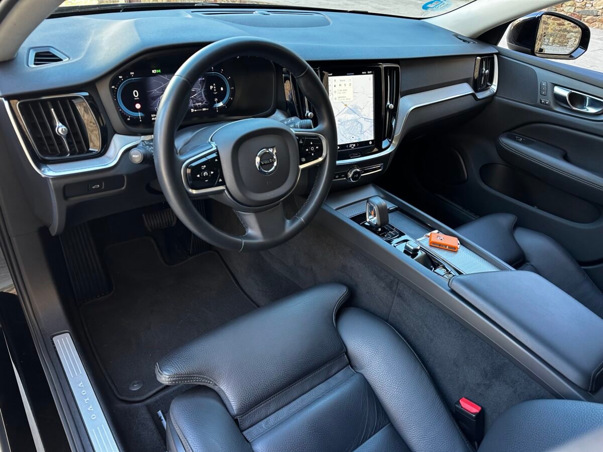 VOLVO V60 familiar 2.0 B4 (D) Plus Dark Auto 197 CV 