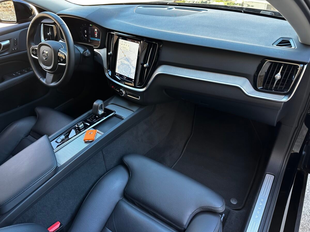 VOLVO V60 familiar 2.0 B4 (D) Plus Dark Auto 197 CV 