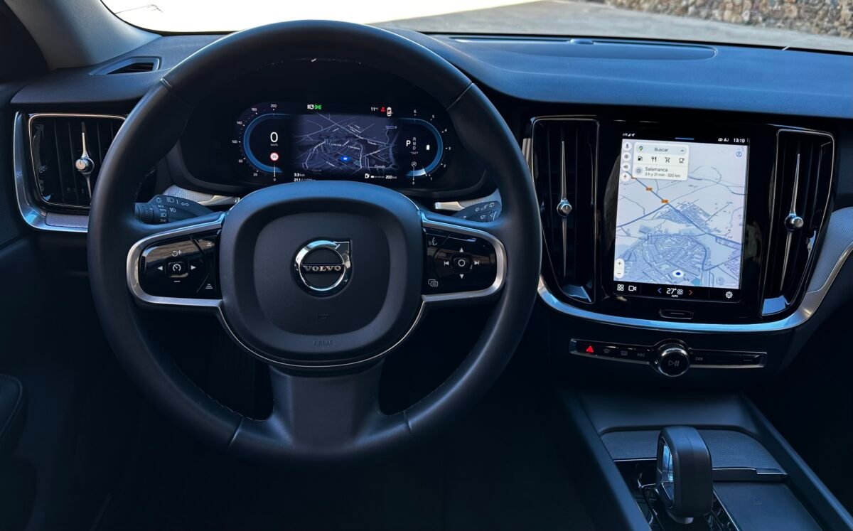 VOLVO V60 familiar 2.0 B4 (D) Plus Dark Auto 197 CV 