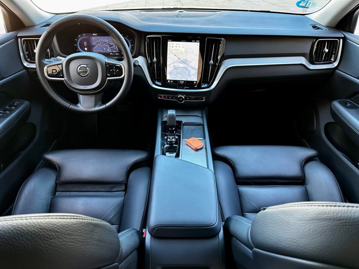 VOLVO V60 familiar 2.0 B4 (D) Plus Dark Auto 197 CV 