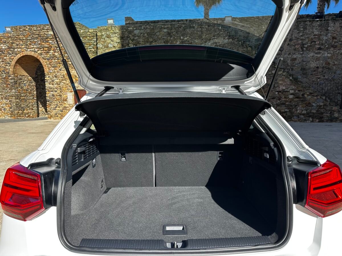 AUDI Q2 30 TDI Advanced 1.6 TDI S Line 