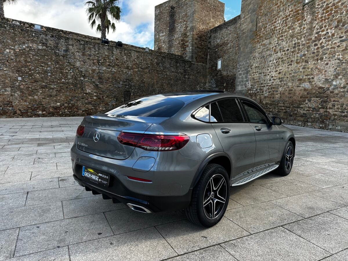 MERCEDES-BENZ Glc 300 de 4Matic AMG 2.0 305CV  Coupé