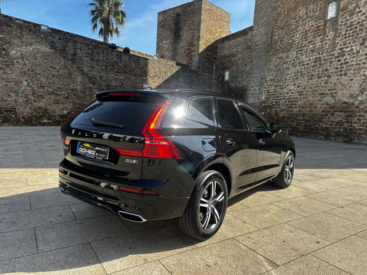 VOLVO XC60 R Design AWD 2.0 B5 235CV 