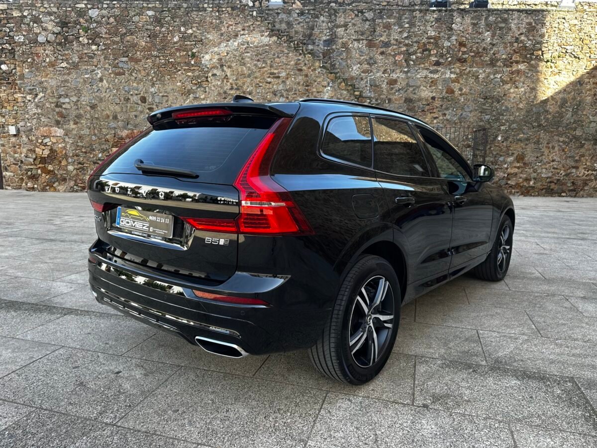 VOLVO XC60 R Design AWD 2.0 B5 235CV 