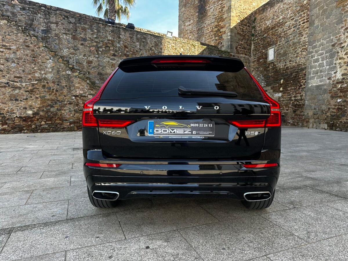 VOLVO XC60 R Design AWD 2.0 B5 235CV 