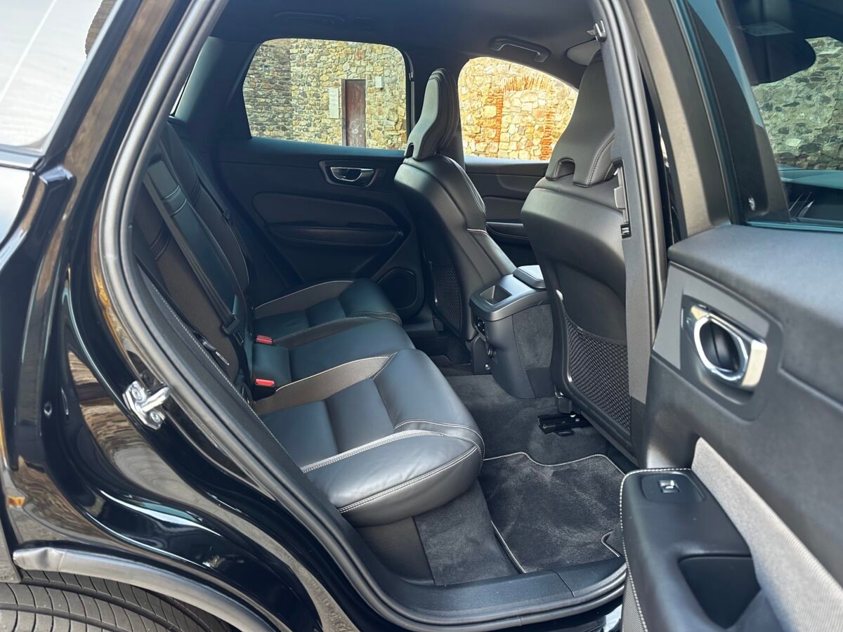 VOLVO XC60 R Design AWD 2.0 B5 235CV 