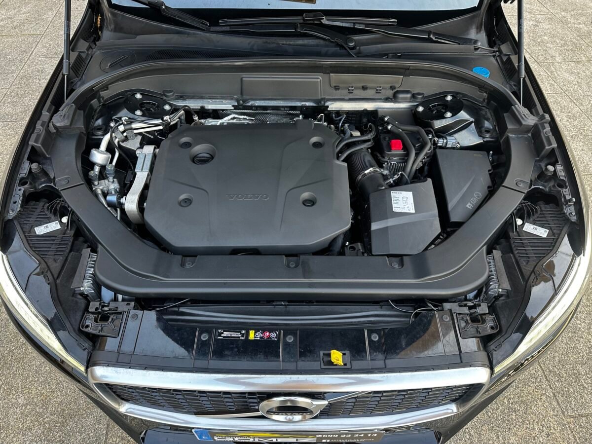 VOLVO XC60 R Design AWD 2.0 B5 235CV 