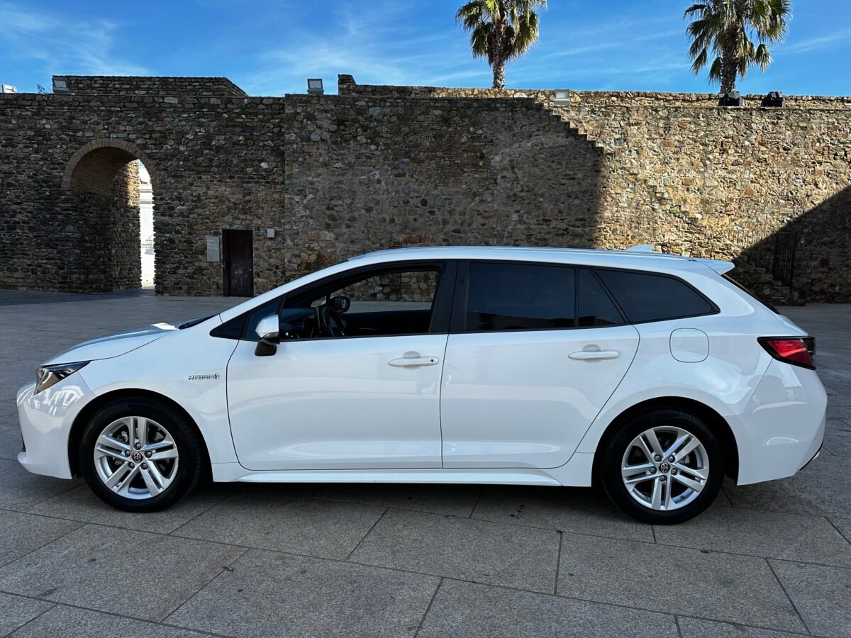 TOYOTA Corolla familiar 1.8 125H BUSINESS PLUS E-CVT TOU SPORT