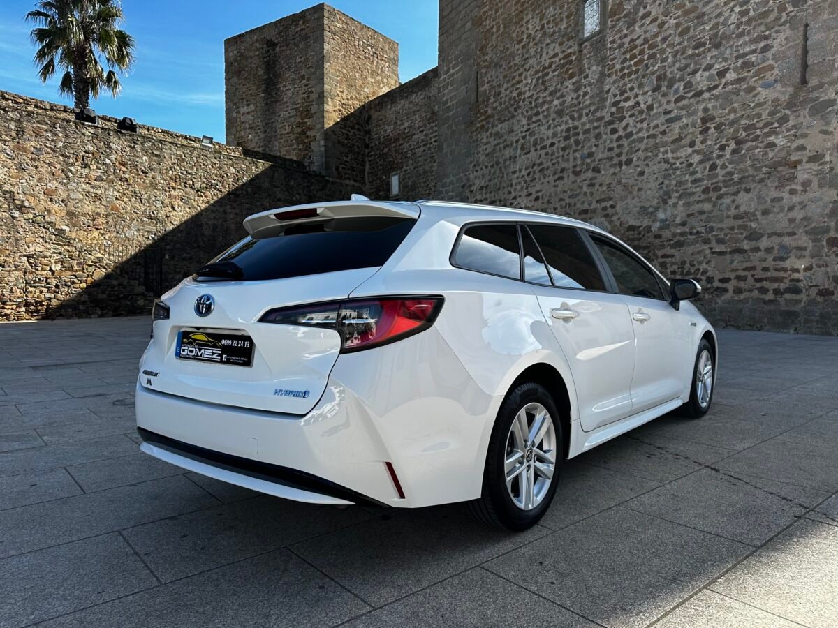 TOYOTA Corolla familiar 1.8 125H BUSINESS PLUS E-CVT TOU SPORT