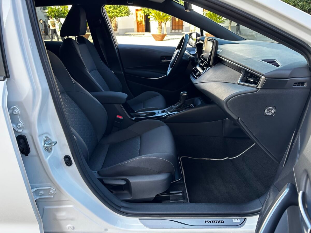 TOYOTA Corolla familiar 1.8 125H BUSINESS PLUS E-CVT TOU SPORT