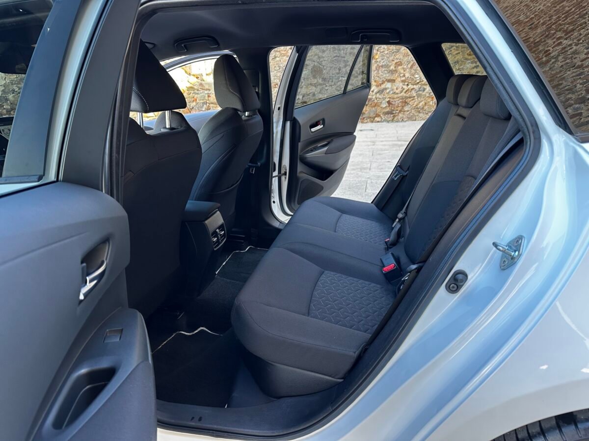 TOYOTA Corolla familiar 1.8 125H BUSINESS PLUS E-CVT TOU SPORT