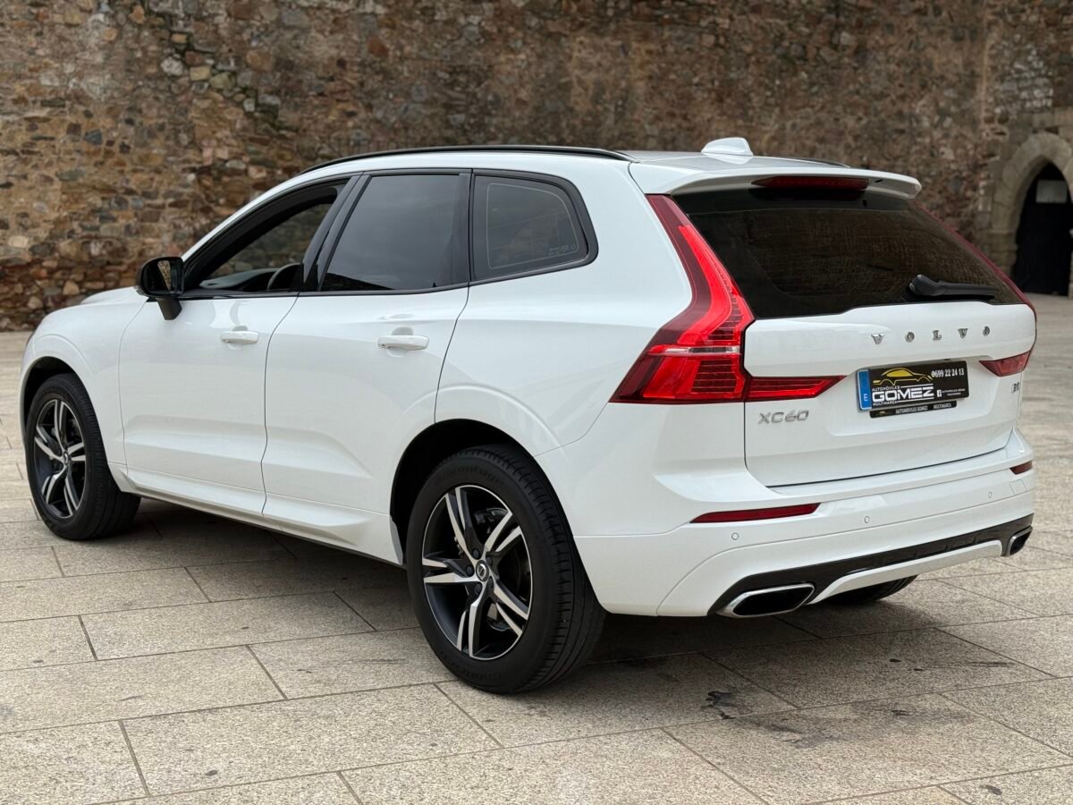 VOLVO XC60 2.0 B4 T4 R-Design Auto 197 Cv 