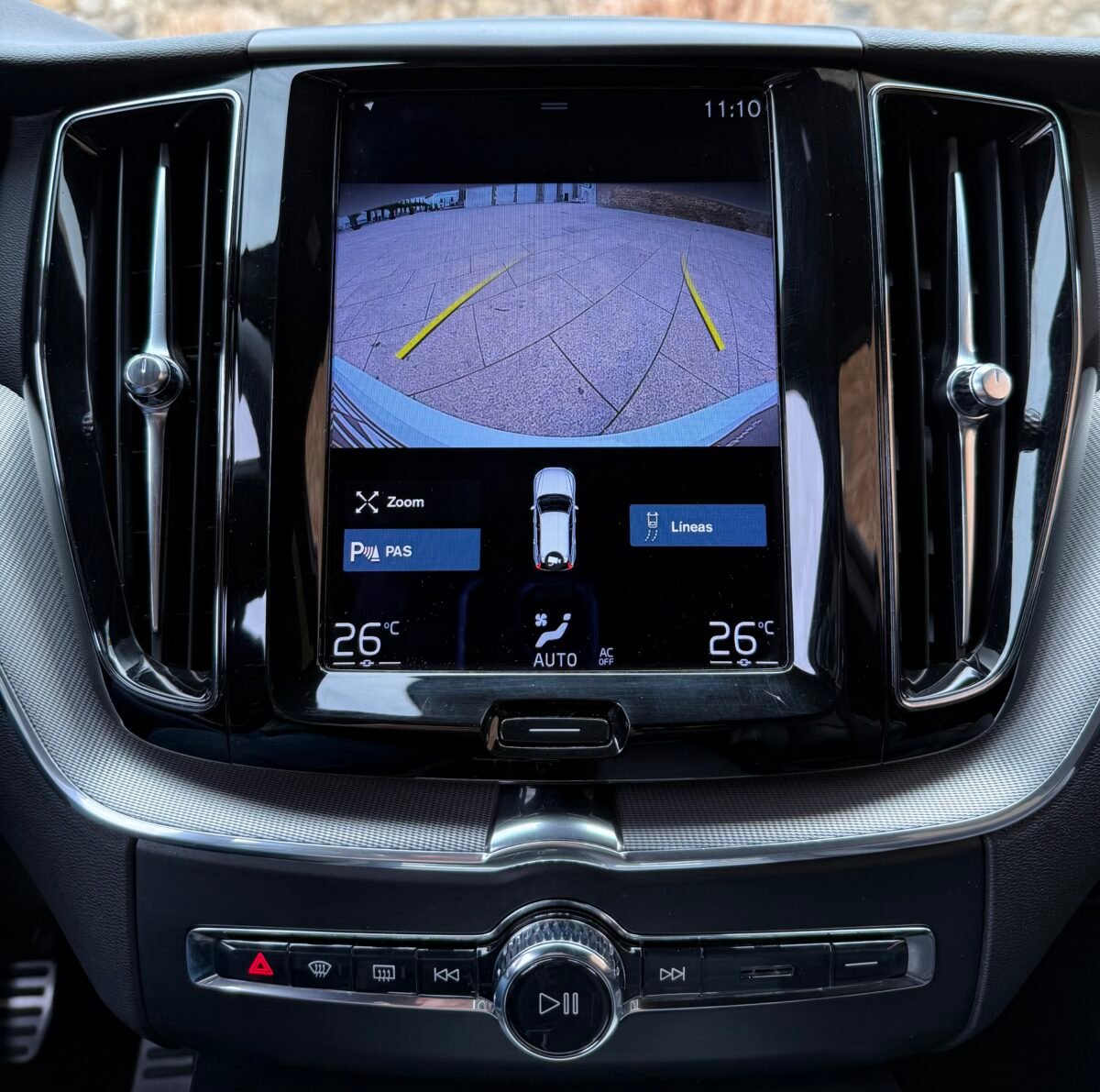 VOLVO XC60 2.0 B4 T4 R-Design Auto 197 Cv 