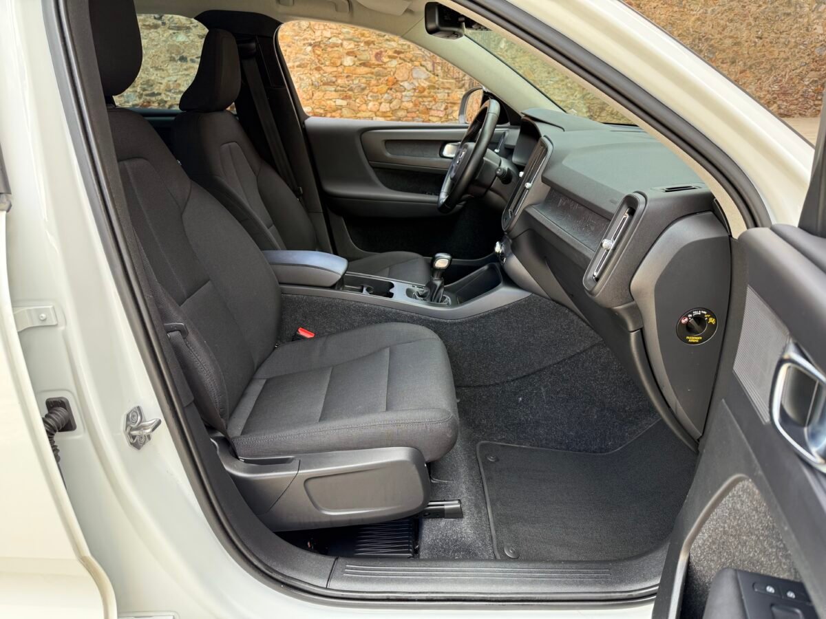 VOLVO XC40 2WD 1.5 T3 165CV