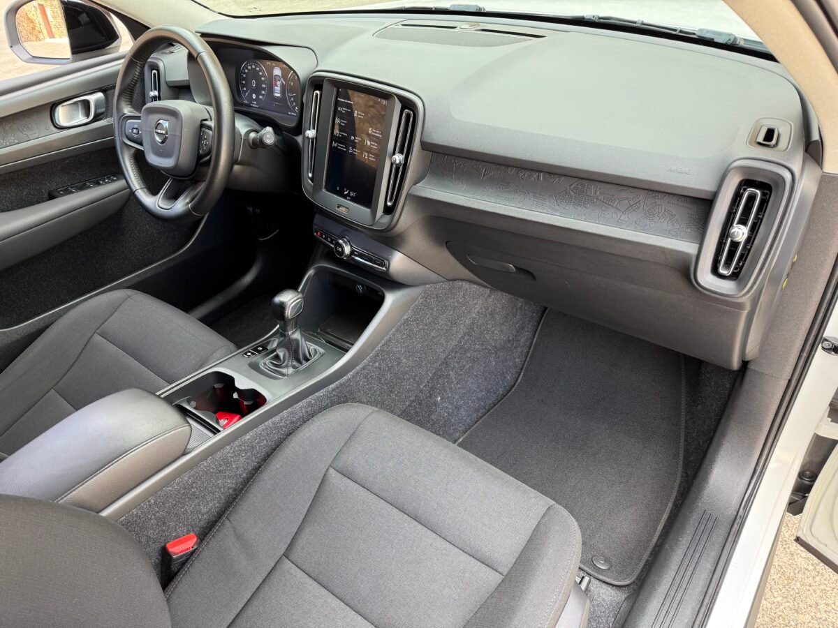 VOLVO XC40 2WD 1.5 T3 165CV