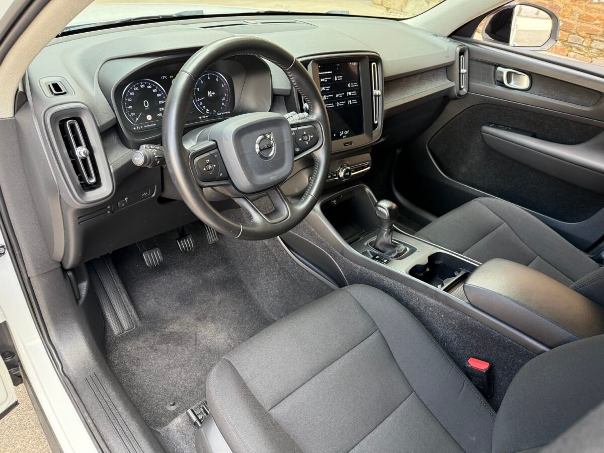 VOLVO XC40 2WD 1.5 T3 165CV