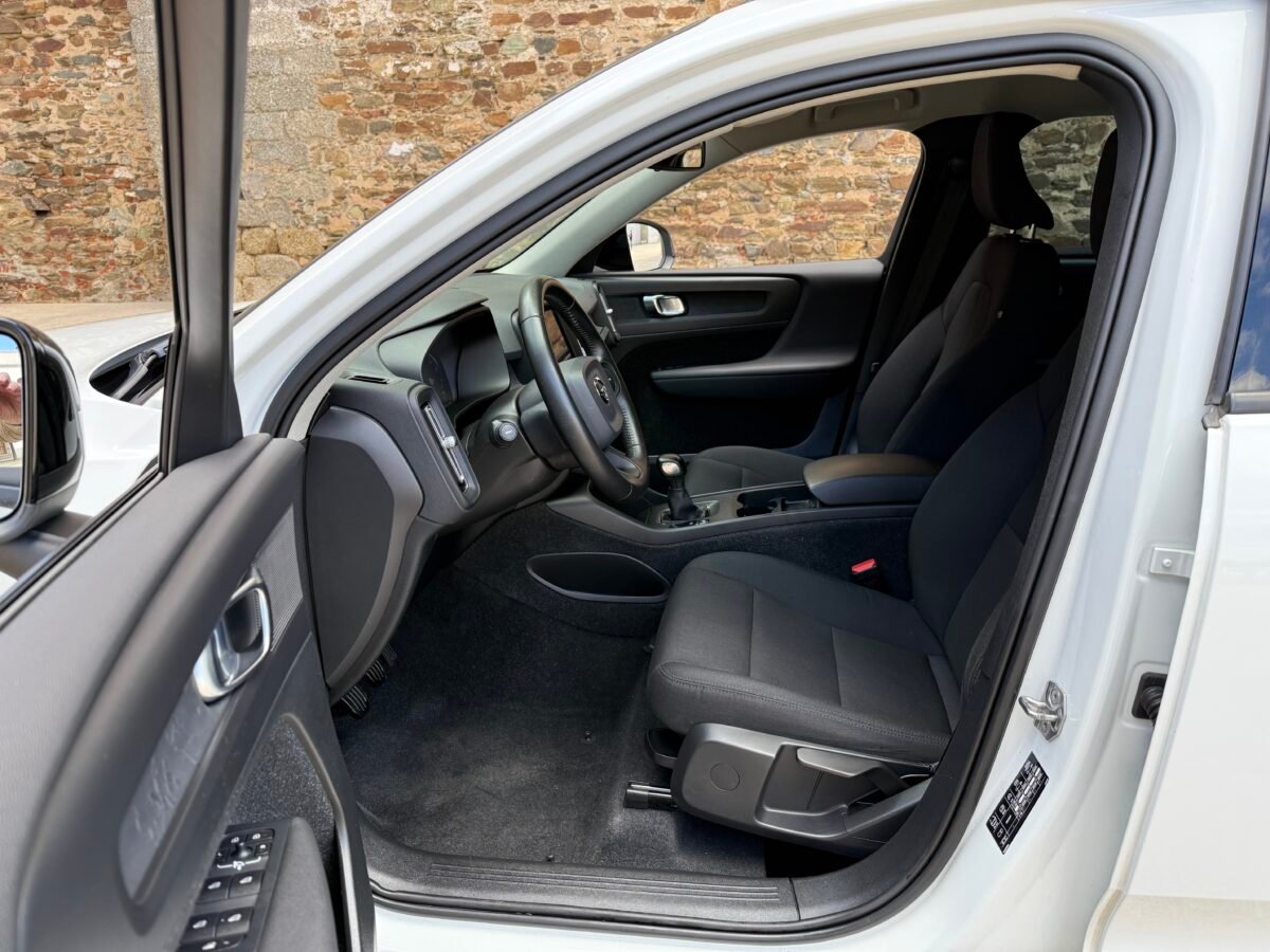 VOLVO XC40 2WD 1.5 T3 165CV