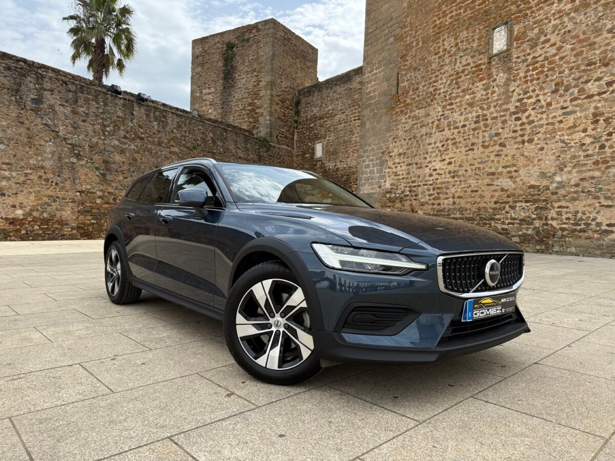 VOLVO V60 Cross Country Pro AWD 2.0 D4 197 CV 