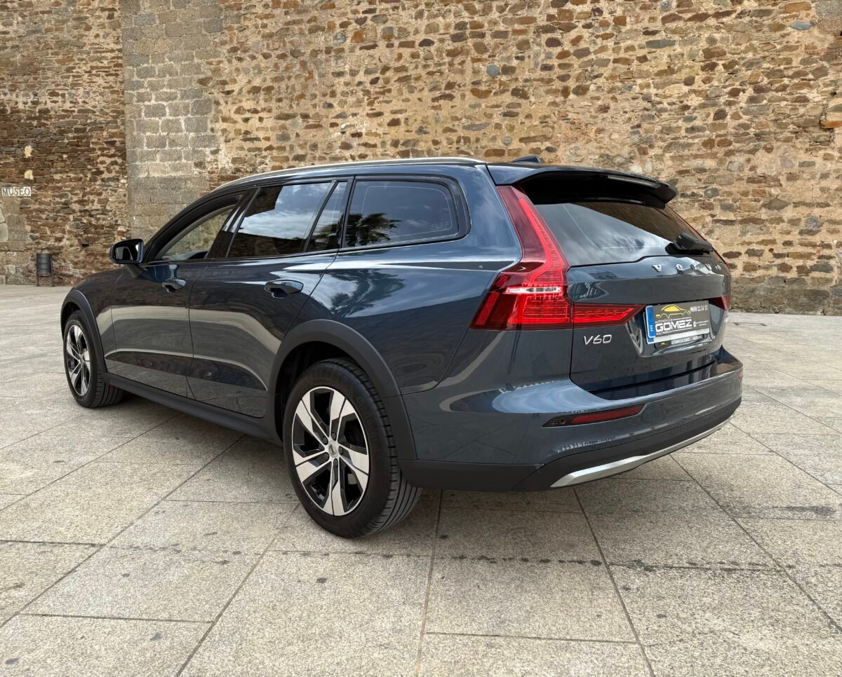 VOLVO V60 Cross Country Pro AWD 2.0 D4 197 CV 