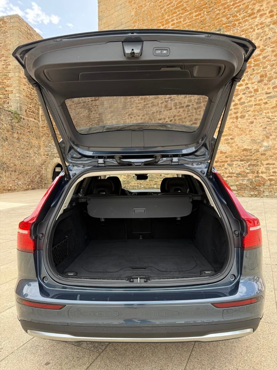 VOLVO V60 Cross Country Pro AWD 2.0 D4 197 CV 