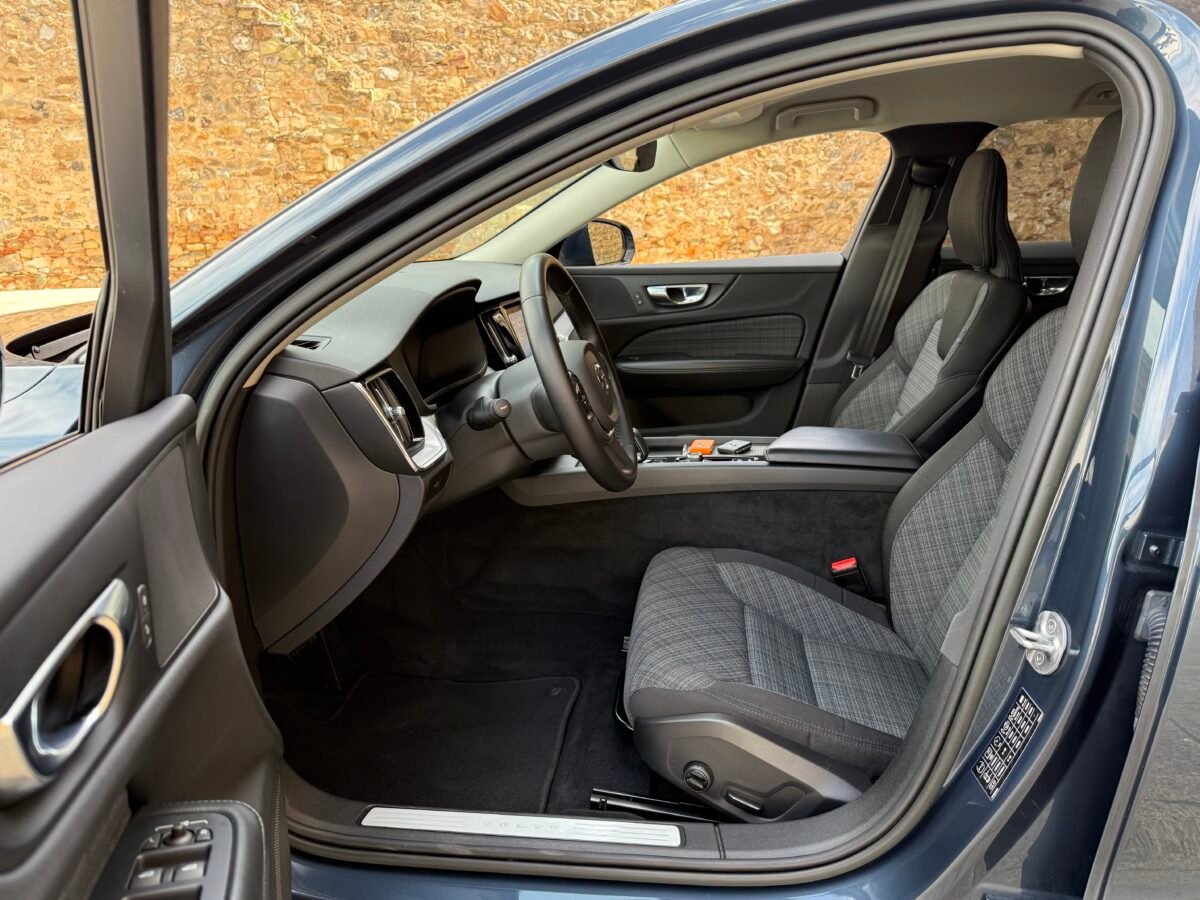 VOLVO V60 Cross Country Pro AWD 2.0 D4 197 CV 