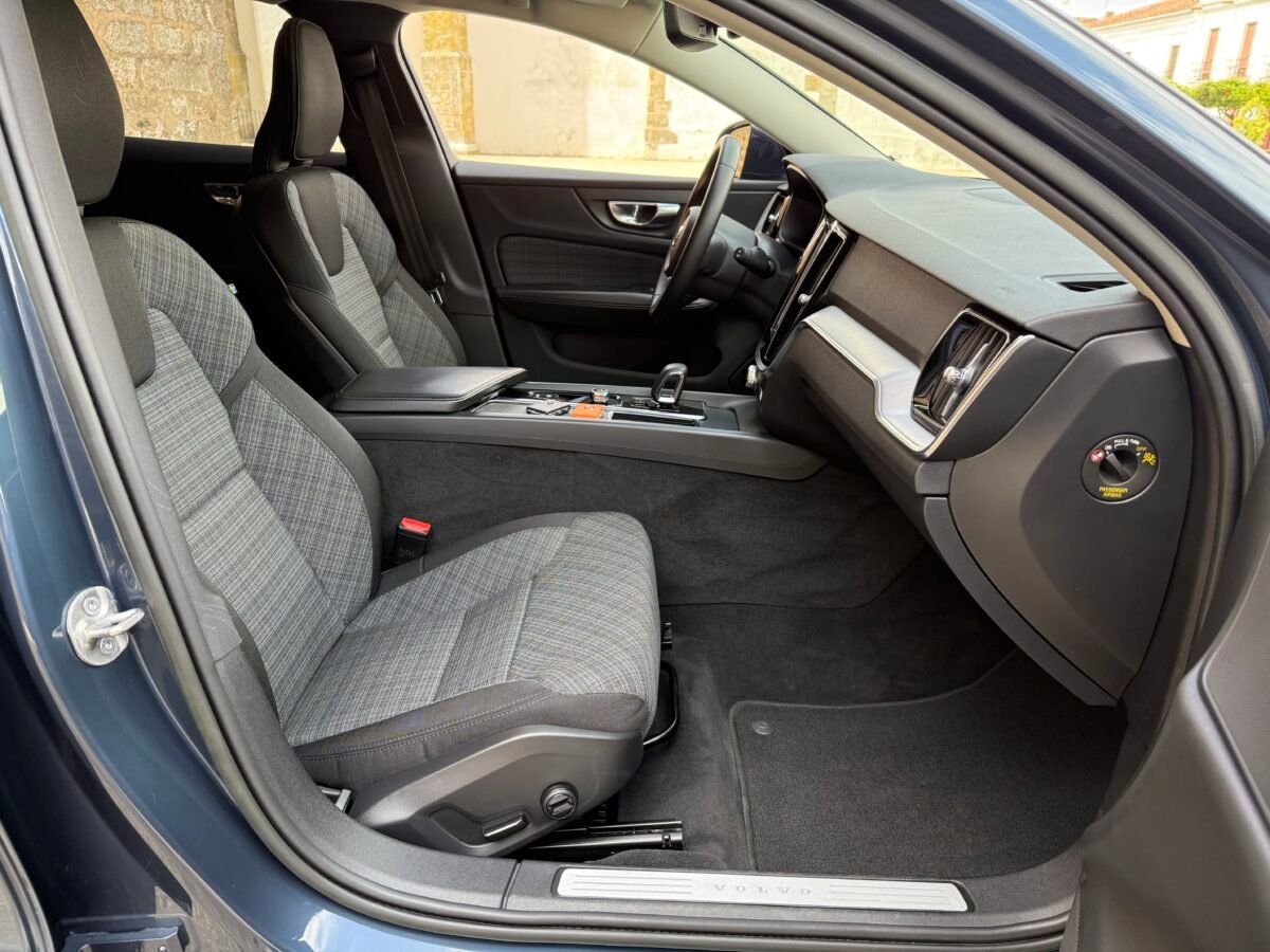 VOLVO V60 Cross Country Pro AWD 2.0 D4 197 CV 