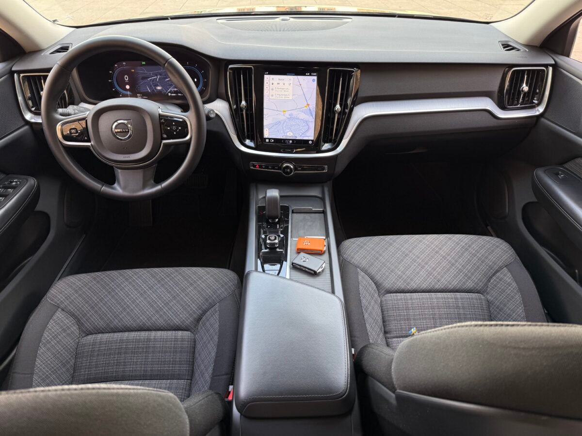 VOLVO V60 Cross Country Pro AWD 2.0 D4 197 CV 