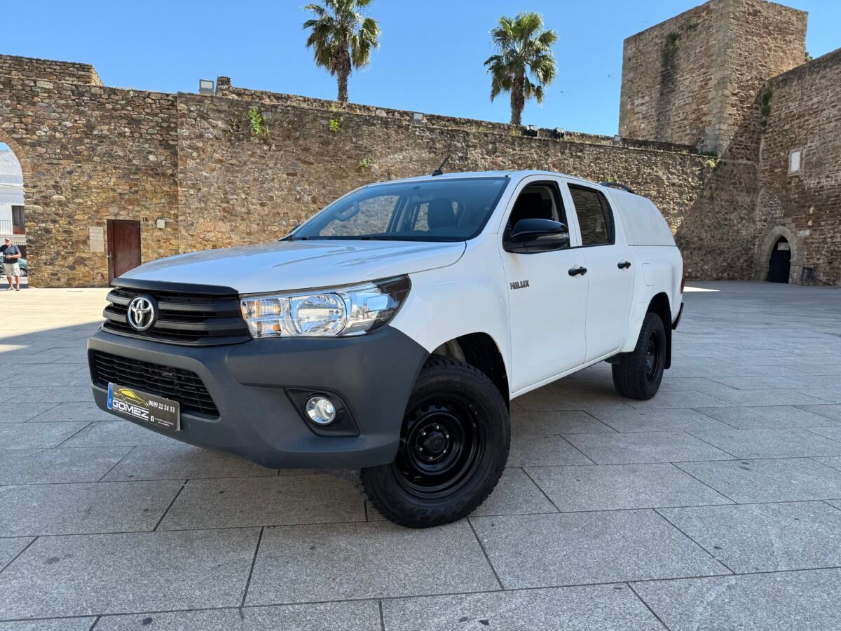 TOYOTA Hilux 2.4 D-4D Cabina Doble GX pickup 