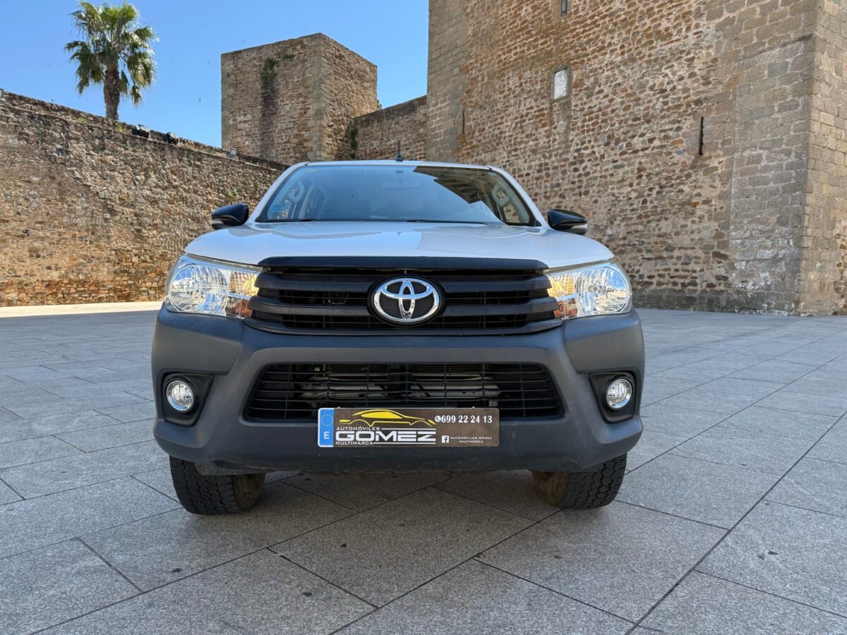 TOYOTA Hilux 2.4 D-4D Cabina Doble GX pickup 