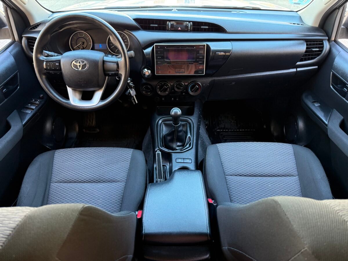 TOYOTA Hilux 2.4 D-4D Cabina Doble GX pickup 