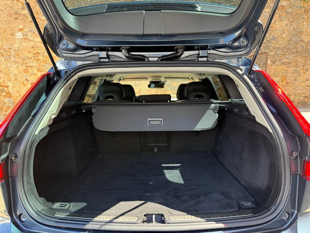 VOLVO V60 familiar 2.0 B4 (D) Momentum Core Auto