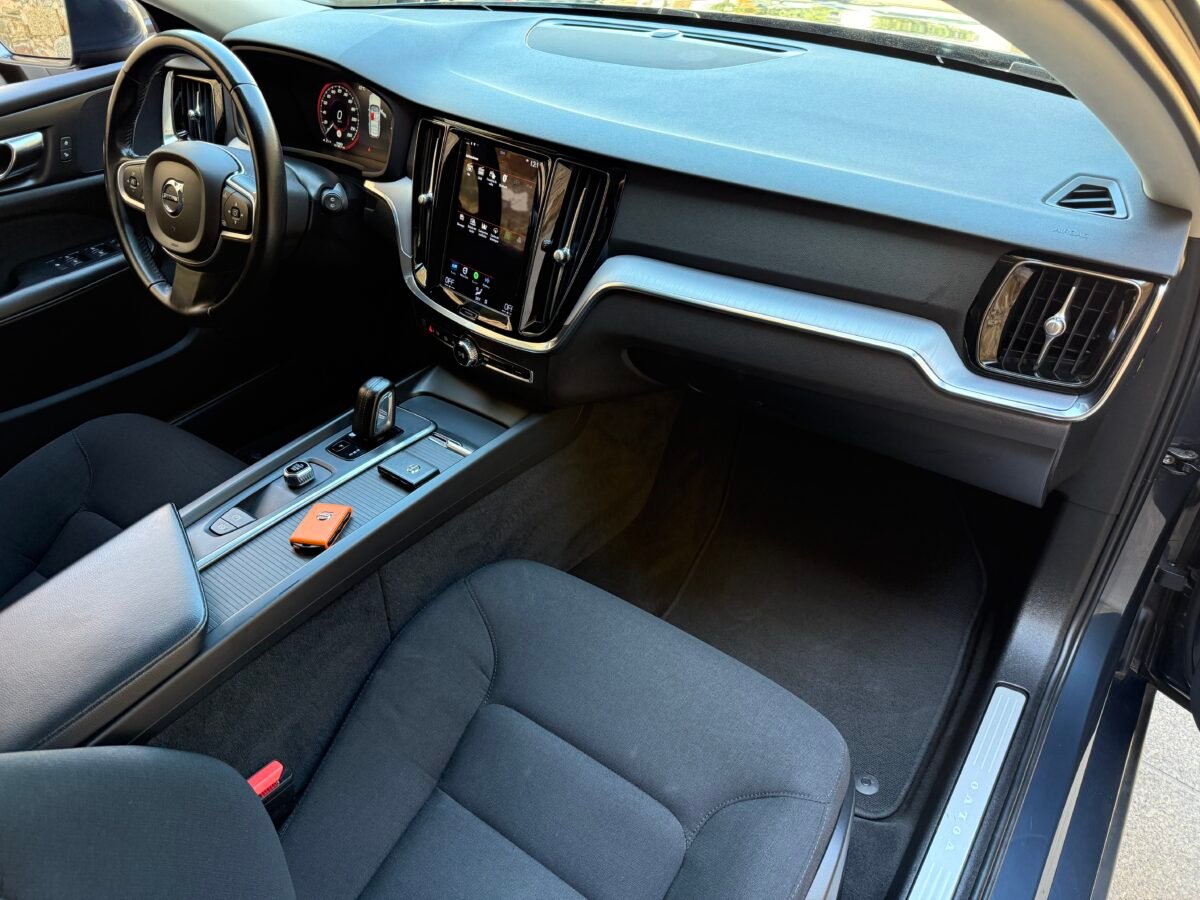 VOLVO V60 familiar 2.0 B4 (D) Momentum Core Auto