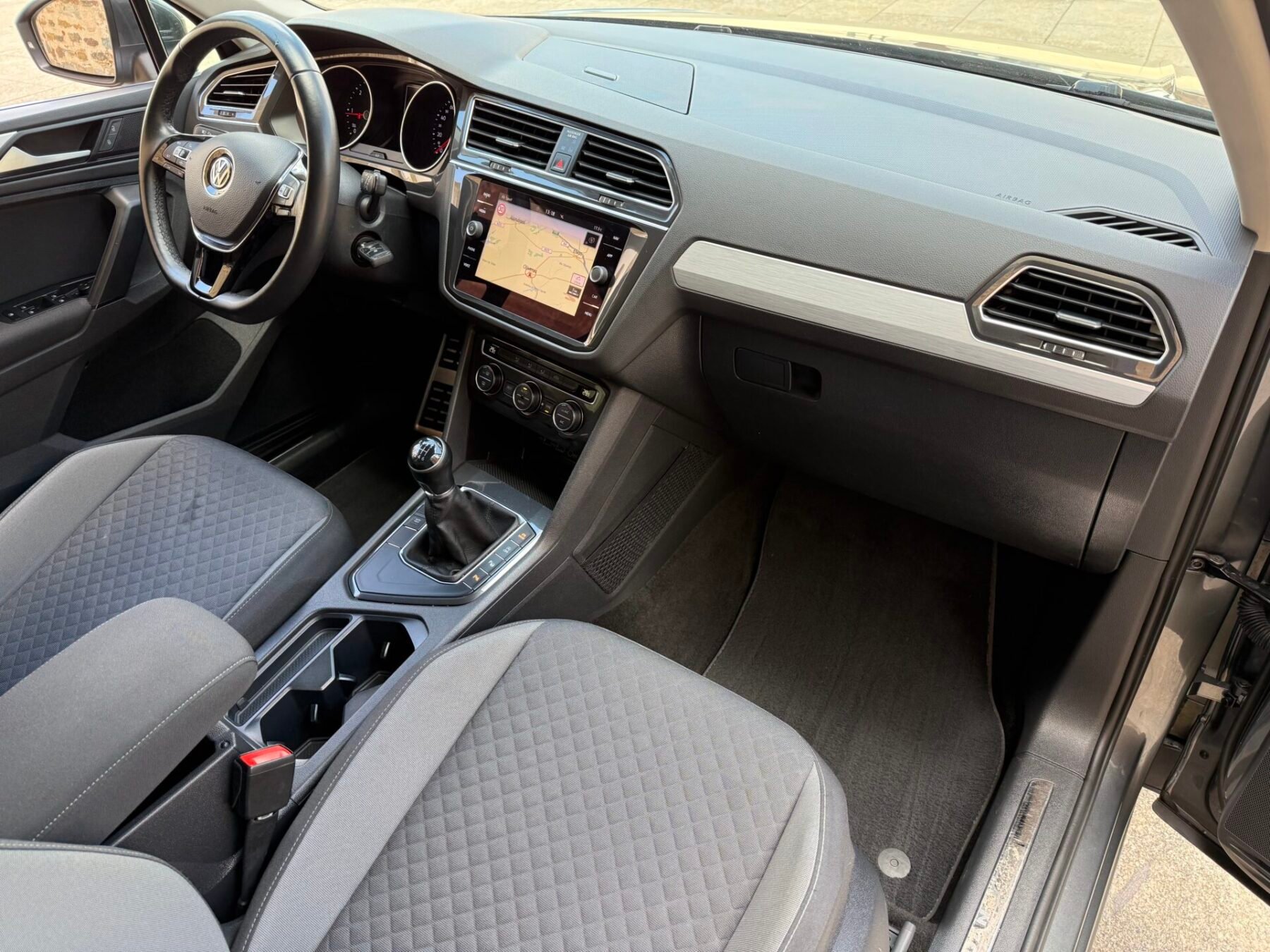 VOLKSWAGEN Tiguan Advance  2.0 TDI 150CV R-LINE