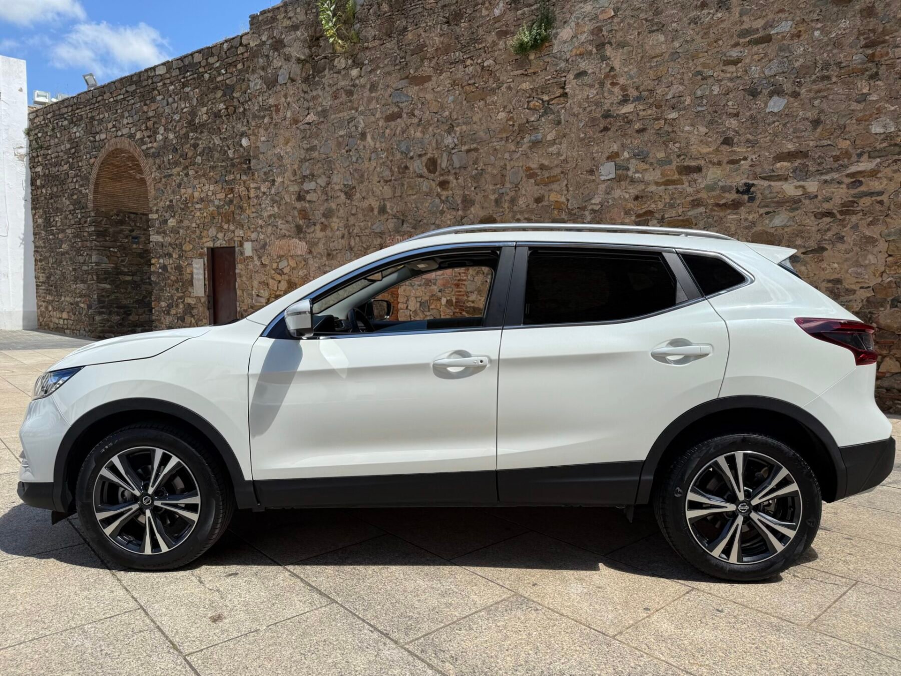 NISSAN QASHQAI 115 CV) E6D DCT N-CONNECTA Techo 
