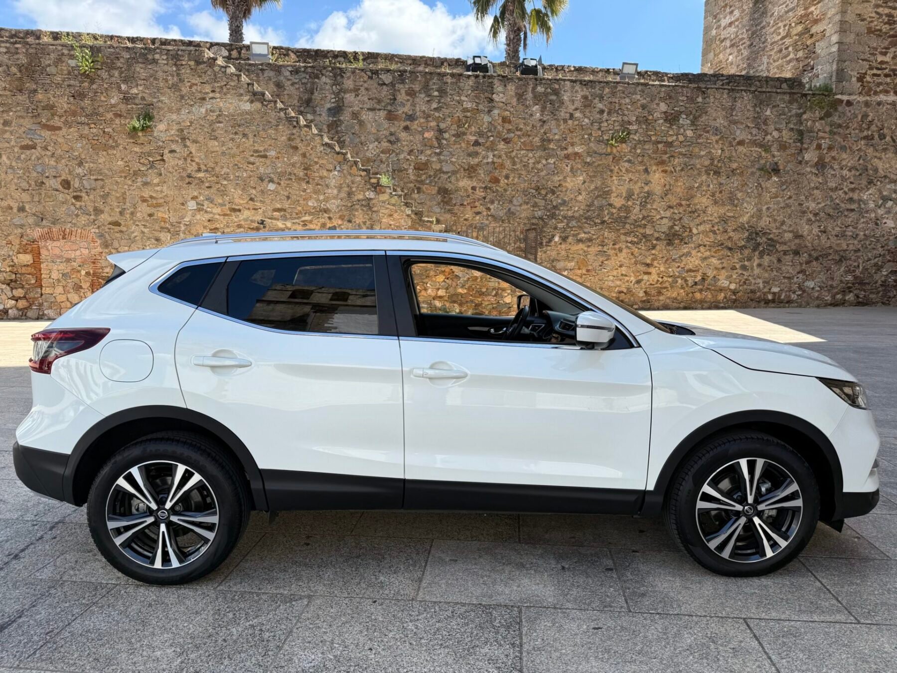 NISSAN QASHQAI 115 CV) E6D DCT N-CONNECTA Techo 