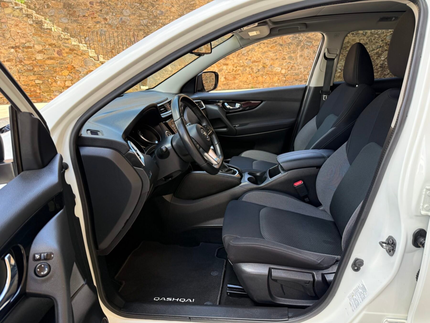 NISSAN QASHQAI 115 CV) E6D DCT N-CONNECTA Techo 