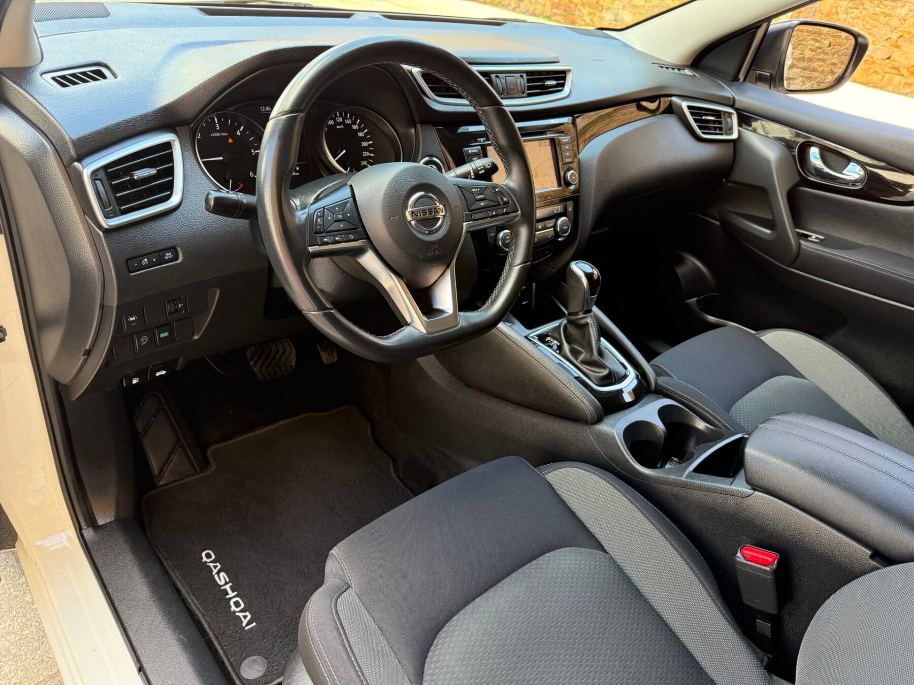 NISSAN QASHQAI 115 CV) E6D DCT N-CONNECTA Techo 