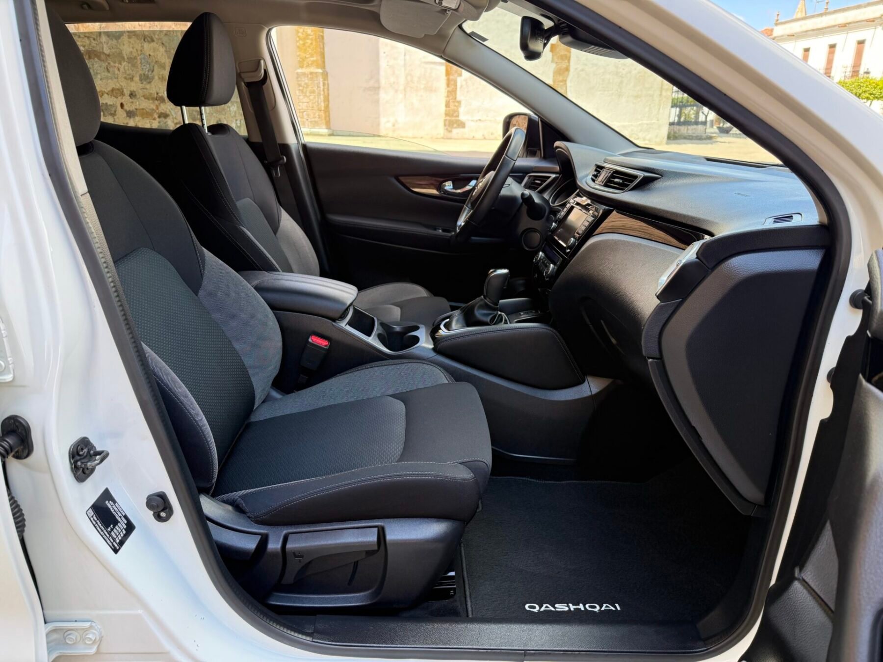 NISSAN QASHQAI 115 CV) E6D DCT N-CONNECTA Techo 