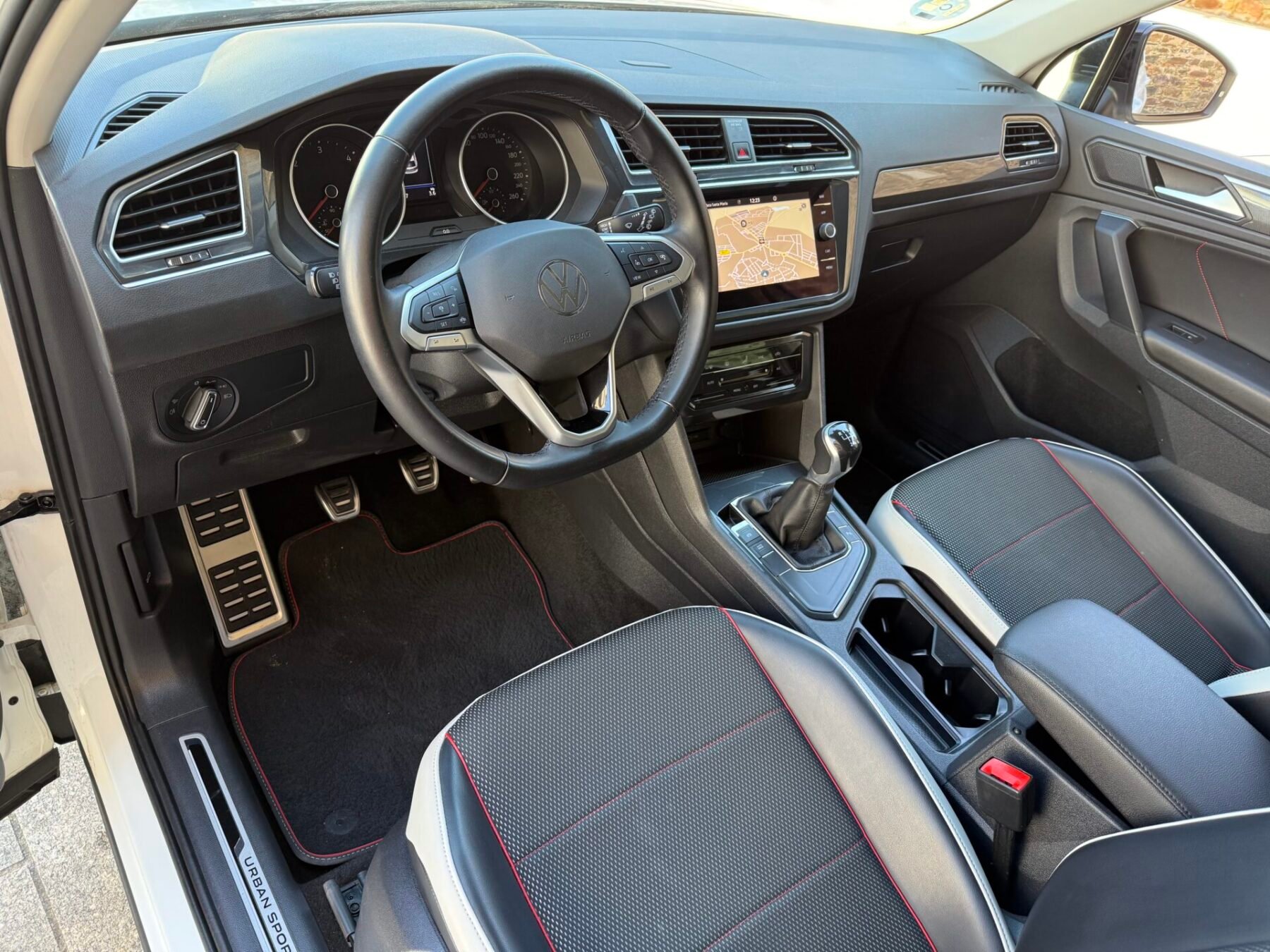 VOLKSWAGEN Tiguan Urban Sport 2.0 TDI 