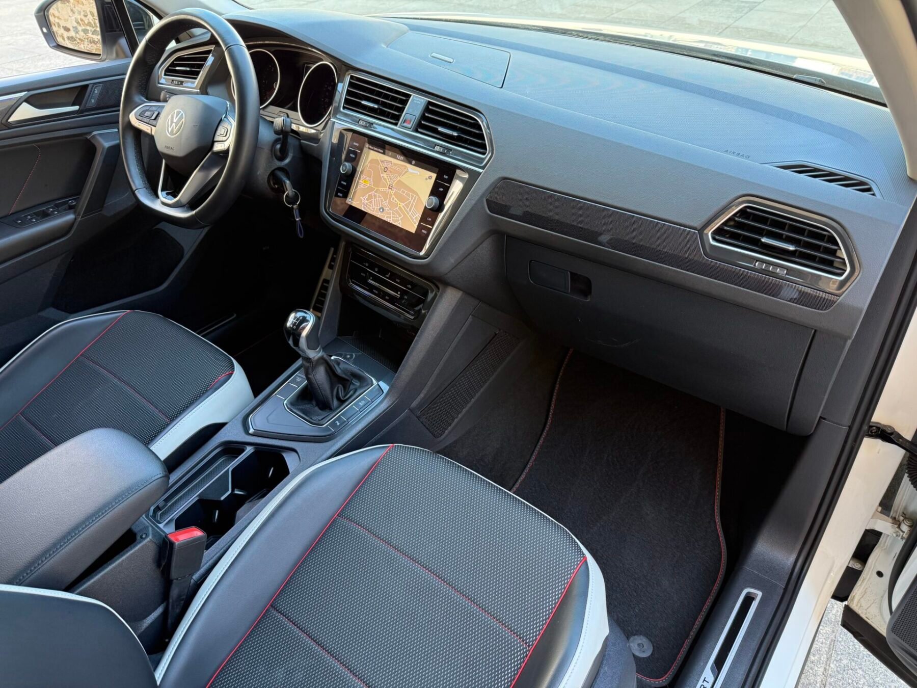 VOLKSWAGEN Tiguan Urban Sport 2.0 TDI 